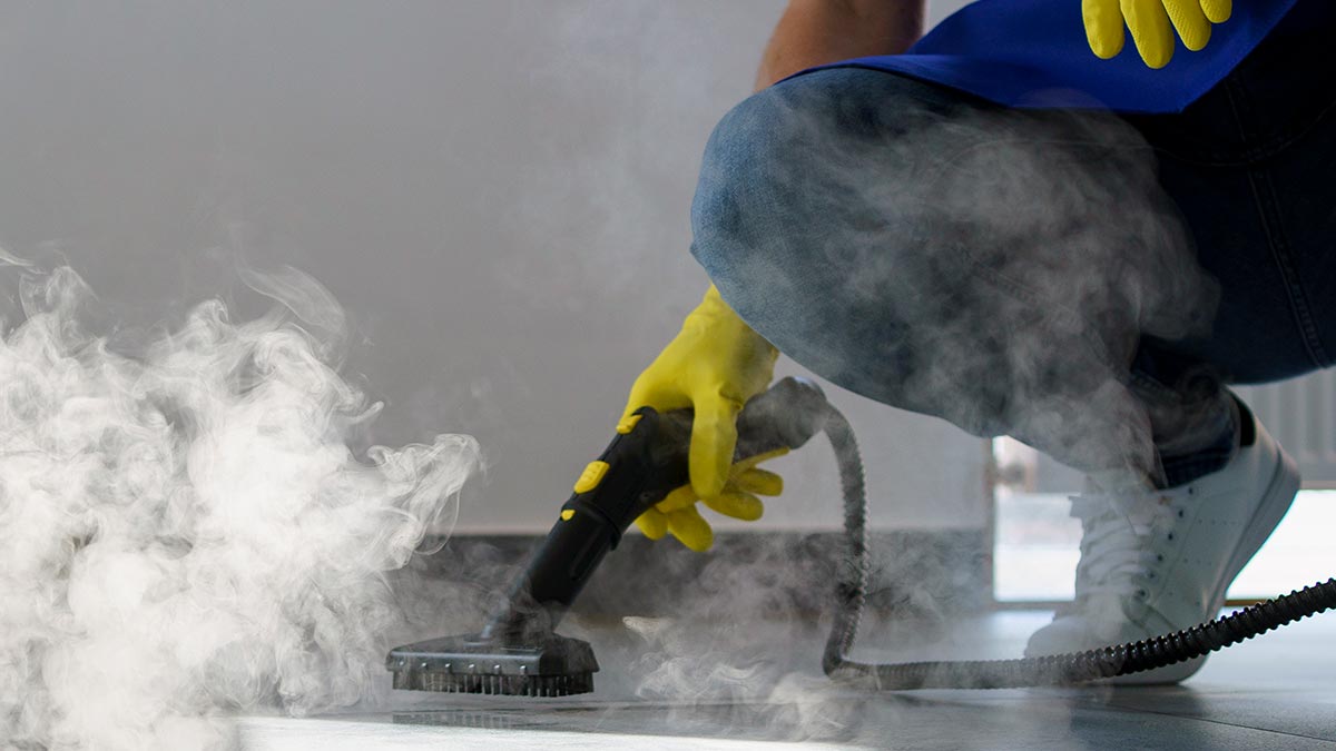 gietvloer reinigen met stoom